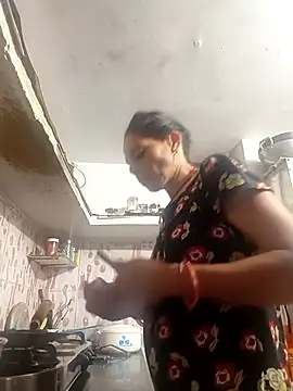 ISHANI-SINGH online show from April 10, 3:19 pm