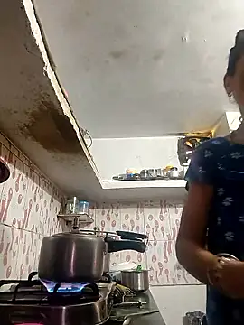 ISHANI-SINGH online show from May 15, 3:26 am