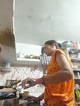 ISHANI-SINGH online show from June 6, 2:39 am