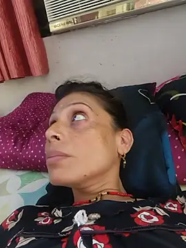 ISHANI-SINGH online show from July 9, 2:56 am