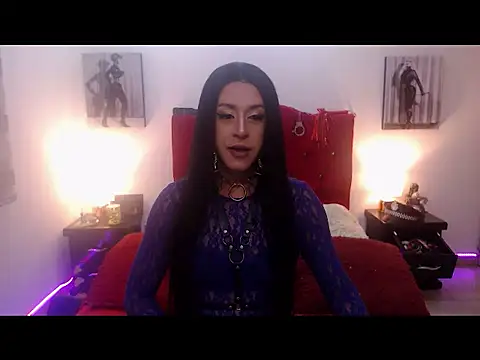 Snapshot of CharlotteBrooks chatting on June 11, 8:17 pm CharlotteBrooks online show from June 11, 8:17 pm
