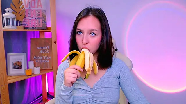 CindySparkl online show from November 11, 5:24 am