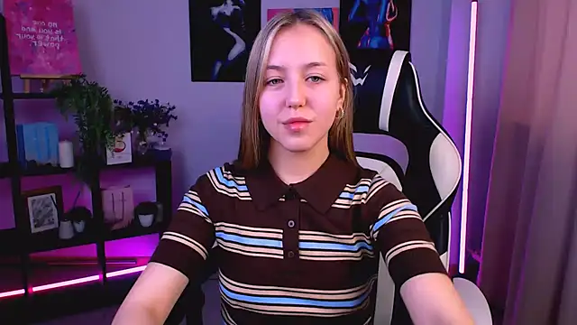 CindySparkl online show from March 6, 3:56 am