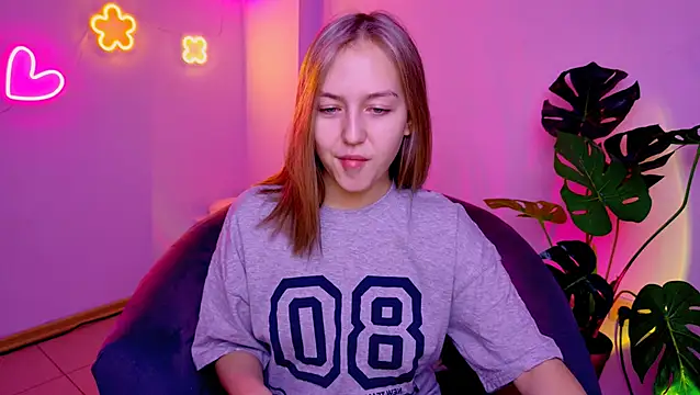 CindySparkl online show from February 6, 3:35 am