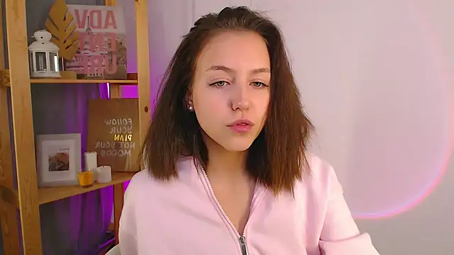 CindySparkl online show from November 18, 7:22 am