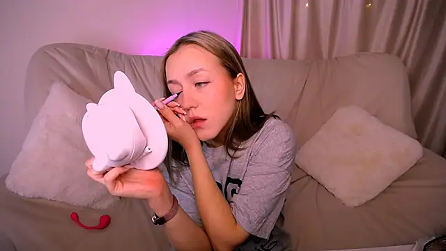 CindySparkl online show from March 2, 4:57 am