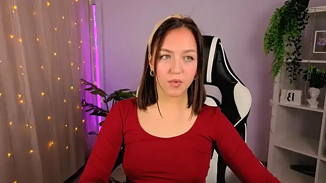 CindySparkl online show from November 1, 6:30 am