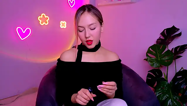 CindySparkl online show from April 15, 7:25 am