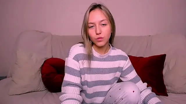 CindySparkl online show from April 11, 5:26 am