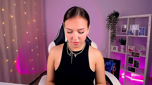 CindySparkl online show from October 5, 4:25 am