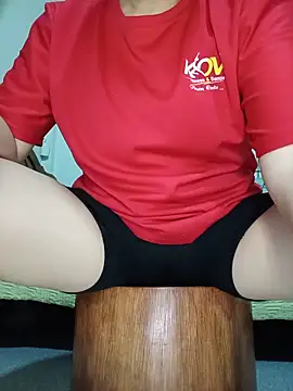 Snapshot of love_sex_05 chatting on June 10, 4:24 am love sex 05 online show from June 10, 4:24 am