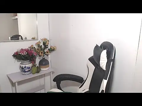 maxiegreyxoxo online show from November 4, 2:59 am