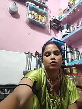 Snapshot of Cut_ragni chatting on August 6, 5:19 pm Cut ragni online show from August 6, 5:19 pm