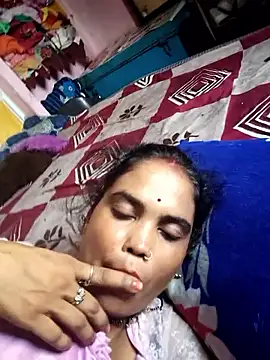 Snapshot of Cut_ragni chatting on September 20, 3:55 am Cut ragni online show from September 20, 3:55 am