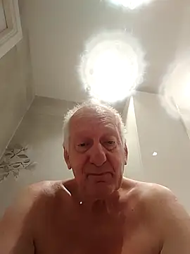 Snapshot of Solek56 chatting on November 24, 8:14 am Solek56 online show from November 24, 8:14 am