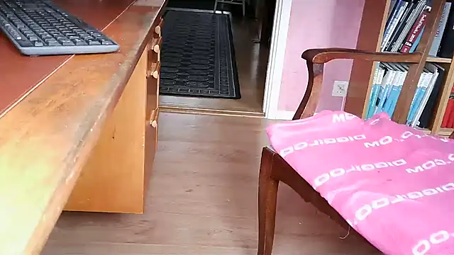 Solek56 online show from April 14, 9:25 am