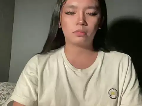 Claudia Johnson online show from November 24, 1:00 pm