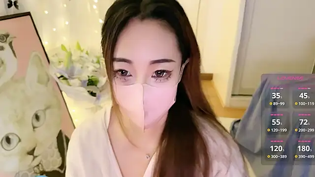 Snapshot of charlotte520 chatting on November 4, 12:14 am charlotte520 online show from November 4, 12:14 am