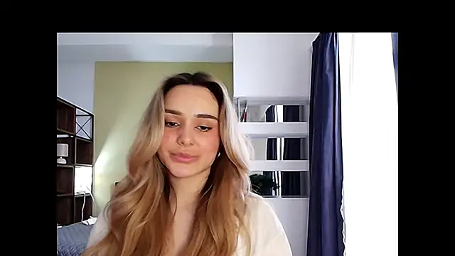 Chloe Ravens online show from December 18, 10:52 am