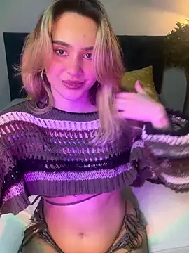 Snapshot of Chloe_Ravens chatting on September 12, 8:08 pm Chloe Ravens online show from September 12, 8:08 pm