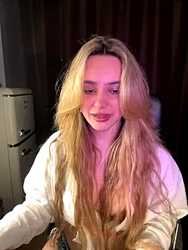 Snapshot of Chloe_Ravens chatting on October 3, 8:10 pm Chloe Ravens online show from October 3, 8:10 pm