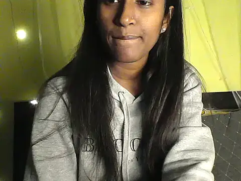 Snapshot of mickle_james chatting on December 3, 6:40 pm mickle james online show from December 3, 6:40 pm