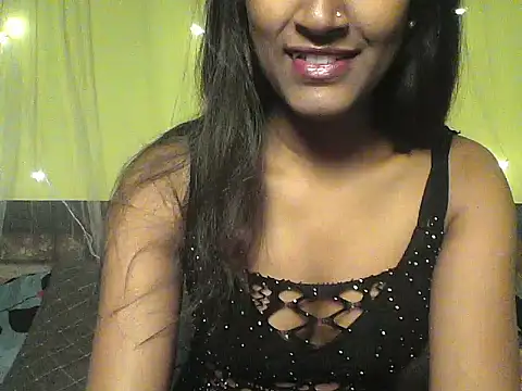 Snapshot of mickle_james chatting on December 14, 3:35 am mickle james online show from December 14, 3:35 am