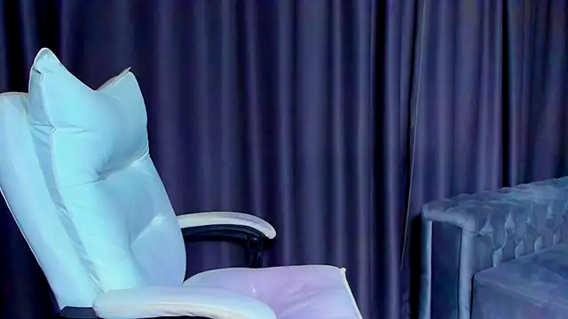 DevashaQueenX online show from October 21, 7:08 am