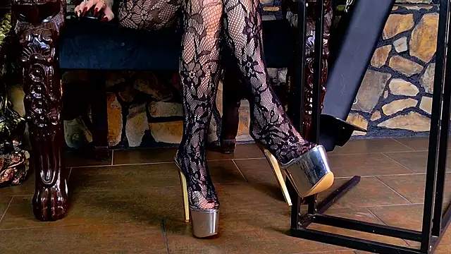 VanessaColby online show from October 12, 6:20 pm