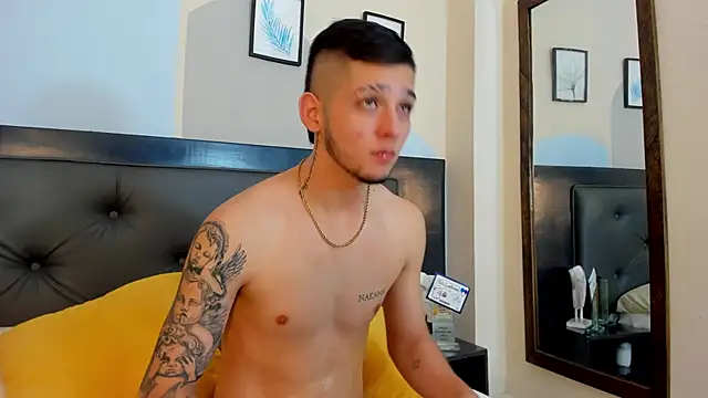 Mathewboy1 online show from April 8, 11:33 am