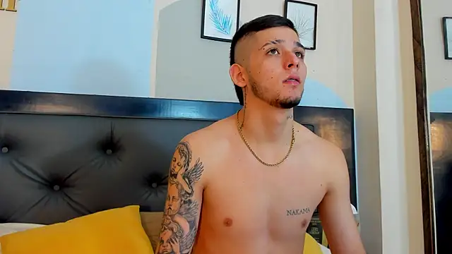 Mathewboy1 online show from April 7, 11:45 am