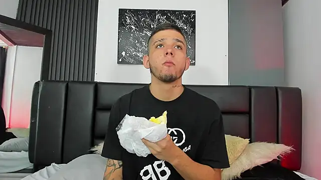 Mathewboy1 online show from March 19, 11:32 am