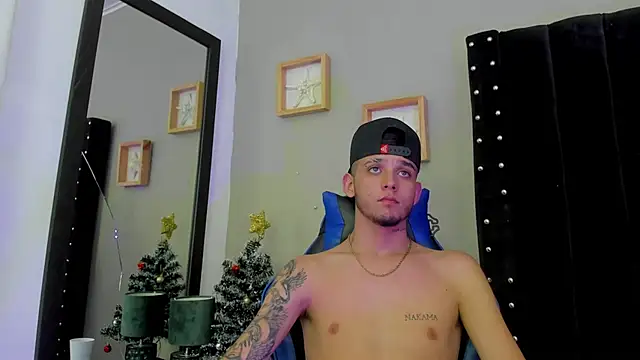 Mathewboy1 online show from December 18, 7:13 am