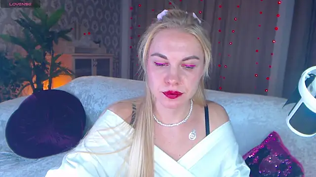 LiSinDoll online show from November 18, 6:17 am