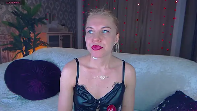 LiSinDoll online show from November 11, 6:30 am