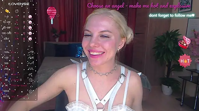 Snapshot of LiSinDoll chatting on September 23, 4:30 am LiSinDoll online show from September 23, 4:30 am