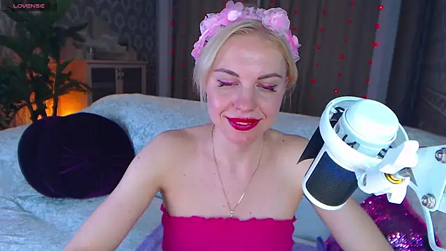 LiSinDoll online show from December 1, 7:09 am