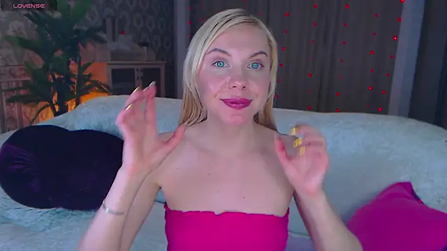 LiSinDoll online show from November 12, 9:02 am