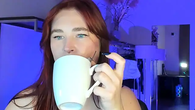 Snapshot of Meri_Cutte chatting on November 27, 1:44 pm Meri Cutte online show from November 27, 1:44 pm