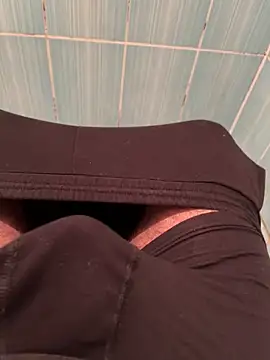 Snapshot of Cruel00 chatting on January 5, 10:24 pm Cruel00 online show from January 5, 10:24 pm