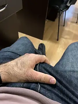 Snapshot of Cruel00 chatting on November 26, 1:11 pm Cruel00 online show from November 26, 1:11 pm