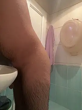 Snapshot of Cruel00 chatting on February 1, 5:38 am Cruel00 online show from February 1, 5:38 am