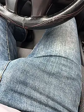 Snapshot of Cruel00 chatting on October 20, 9:43 am Cruel00 online show from October 20, 9:43 am