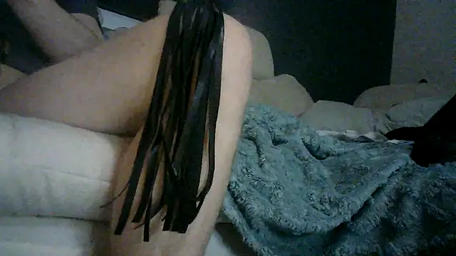 RedLayla online show from March 19, 2:11 am