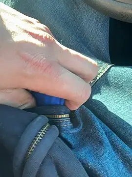 Snapshot of Buck2000 chatting on February 15, 2:16 pm Buck2000 online show from February 15, 2:16 pm