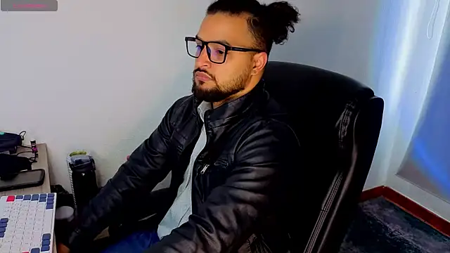 Snapshot of Ernesto-Rodriguez82 chatting on November 4, 1:04 pm Ernesto-Rodriguez82 online show from November 4, 1:04 pm