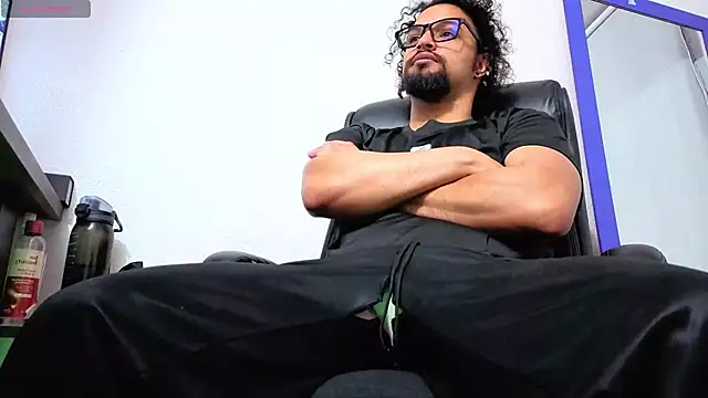 Ernesto-Rodriguez82 online show from January 14, 2:15 am