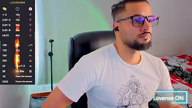 Snapshot of Ernesto-Rodriguez82 chatting on October 29, 6:40 pm Ernesto-Rodriguez82 online show from October 29, 6:40 pm