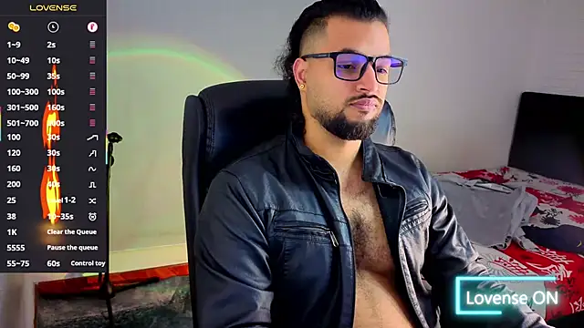 Snapshot of Ernesto-Rodriguez82 chatting on October 24, 10:47 am Ernesto-Rodriguez82 online show from October 24, 10:47 am