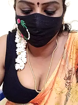 Snapshot of yoga-mithraa chatting on November 11, 1:06 pm yoga-mithraa online show from November 11, 1:06 pm